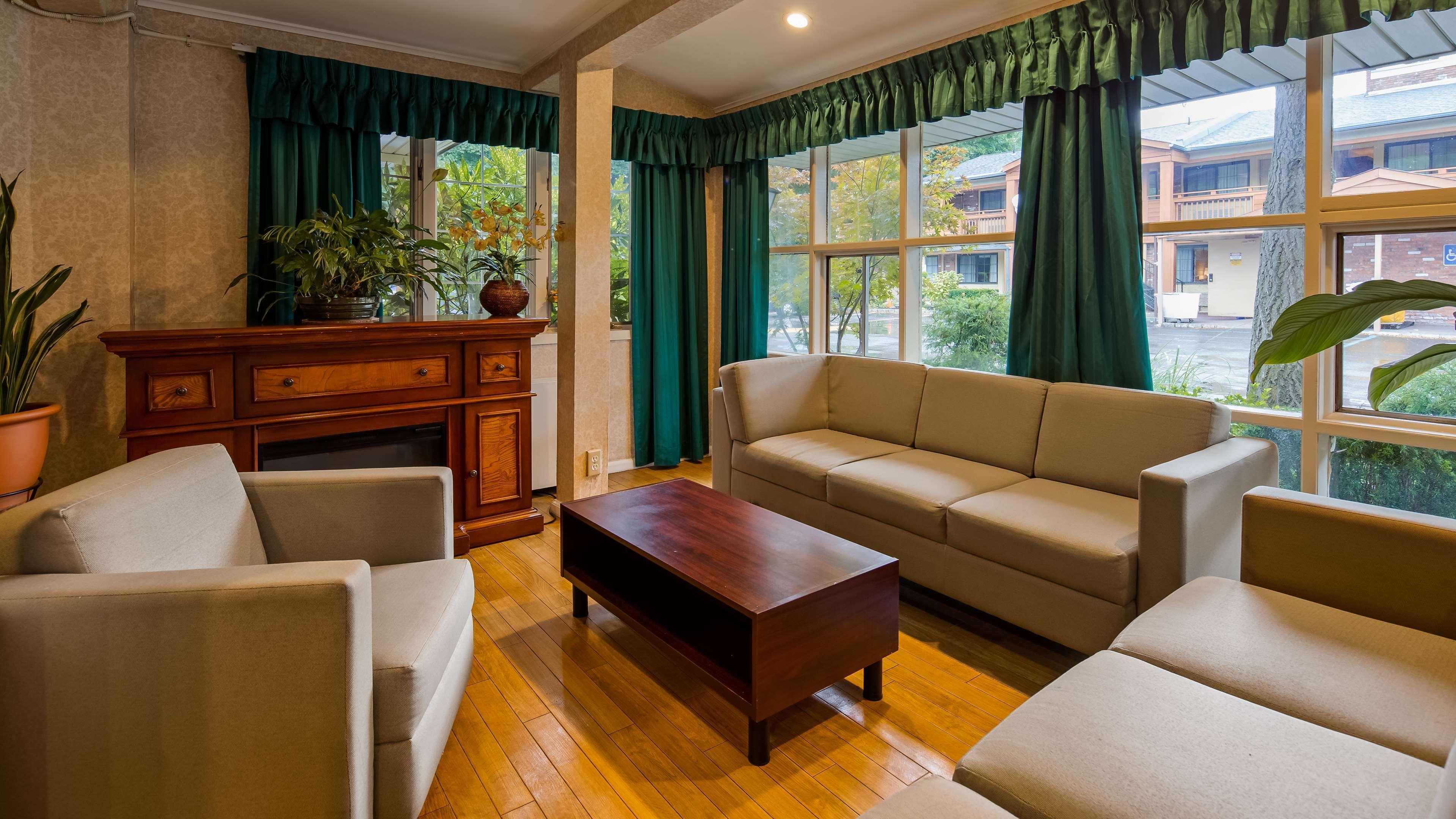 Surestay Plus By Best Western Woodbury Inn Esterno foto