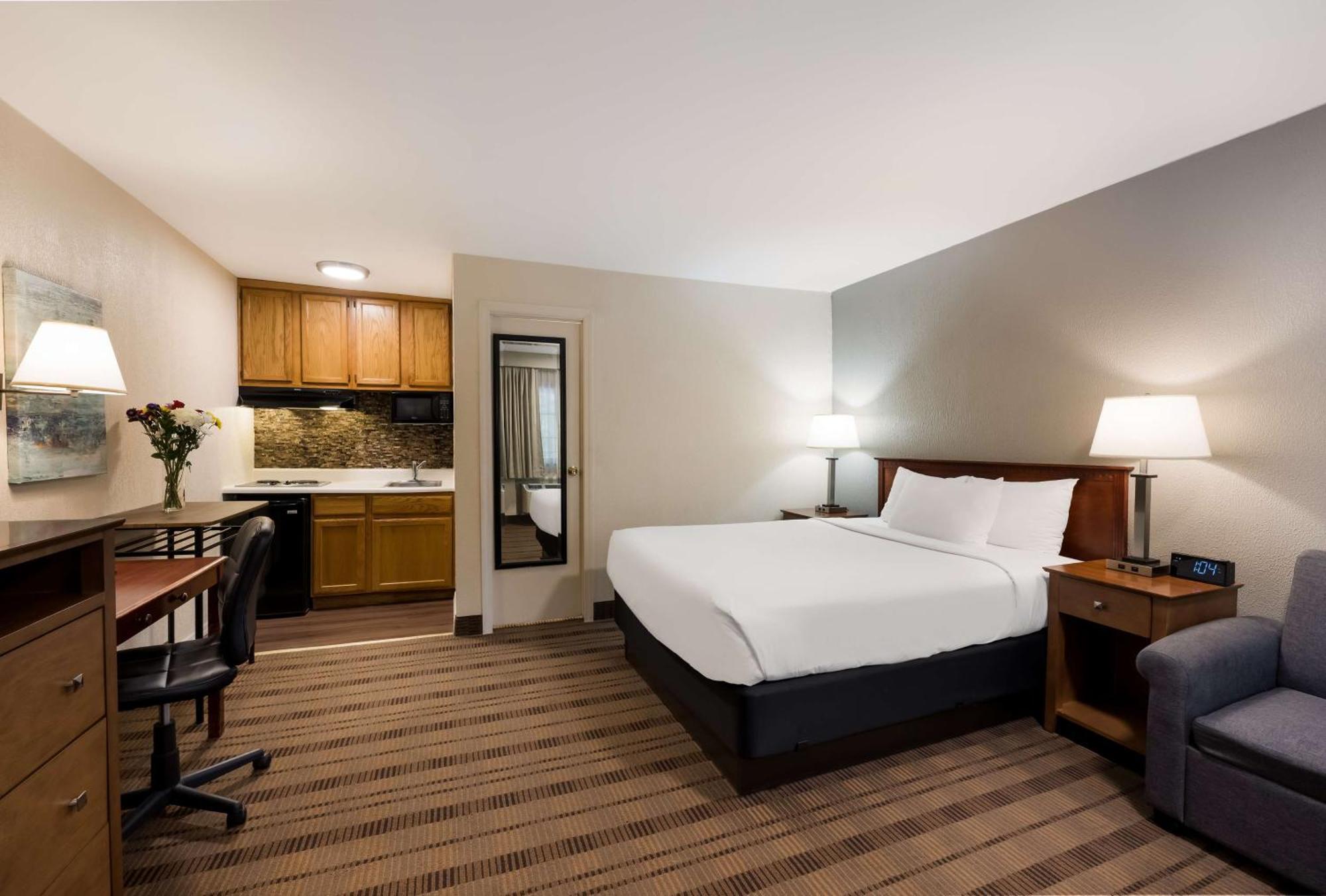 Surestay Plus By Best Western Woodbury Inn Esterno foto